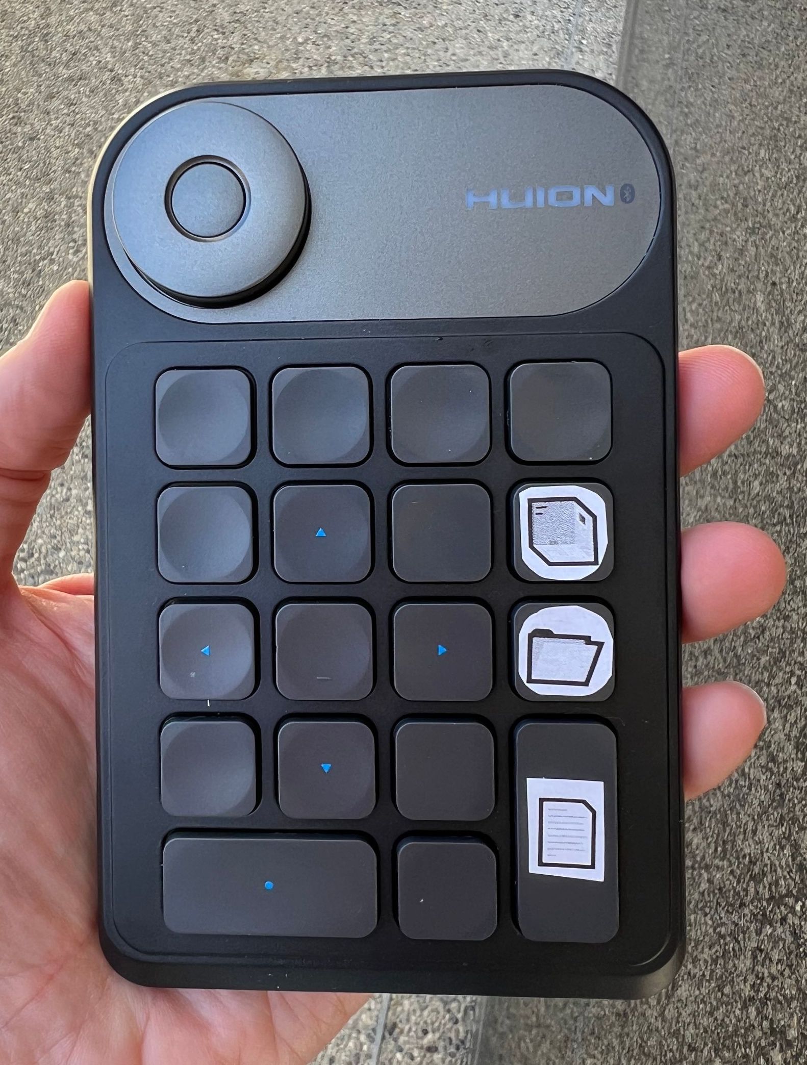 Photo of HUION keypad